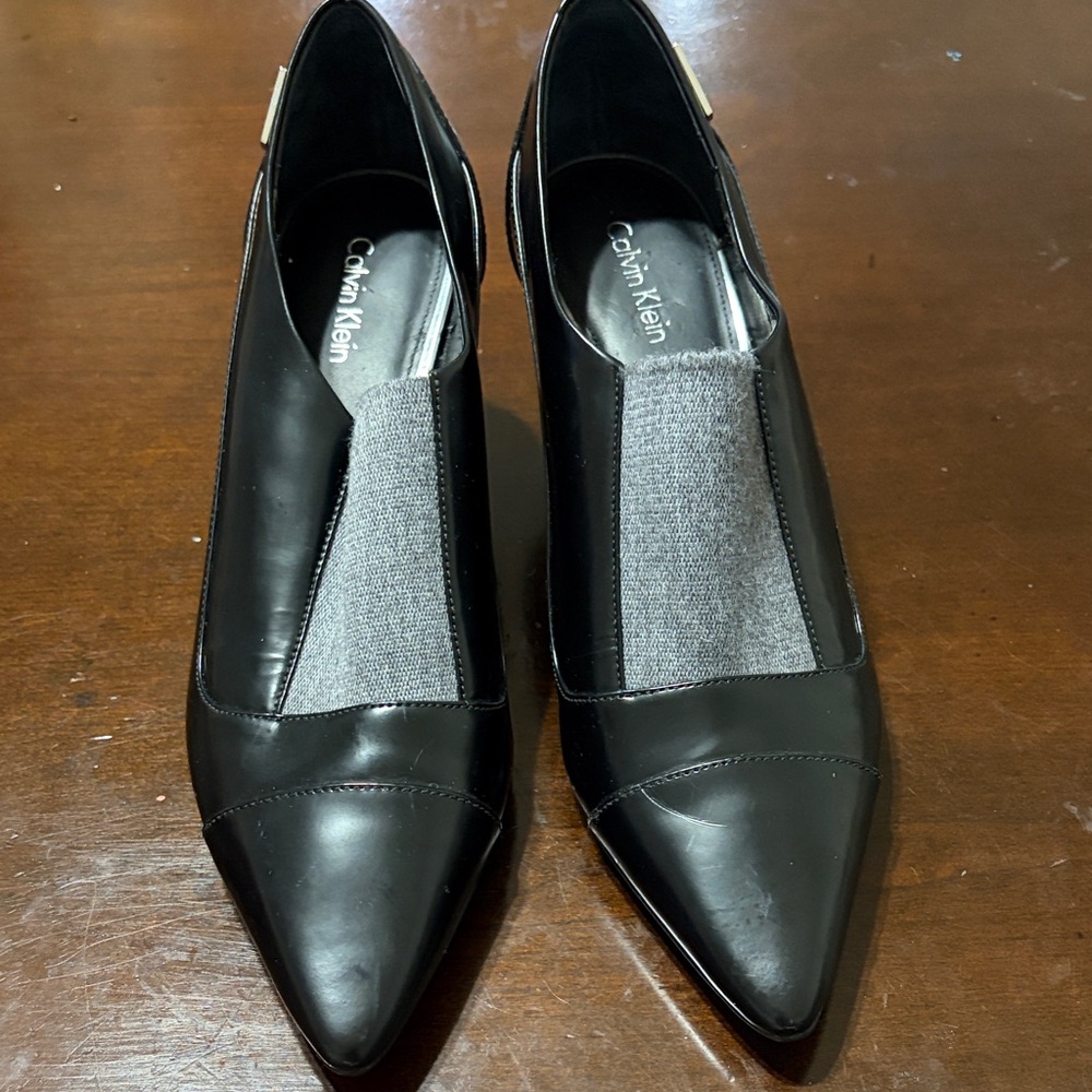 Calvin Klein Women's Black and Gray Flats